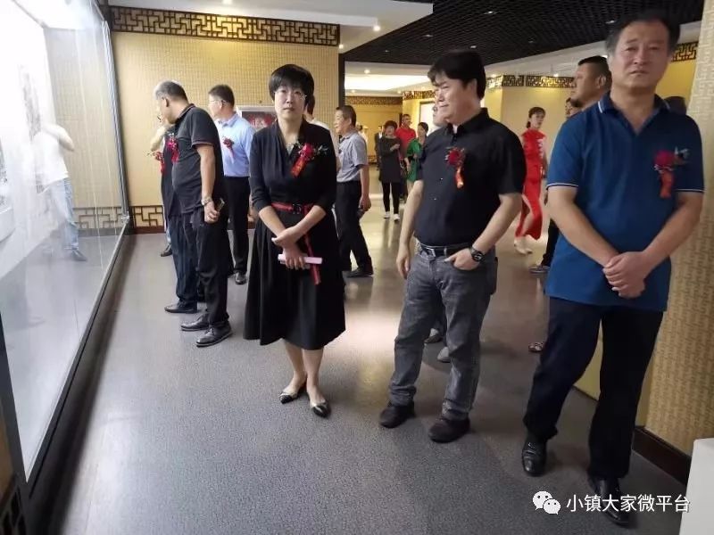 唐一一與皇甫尚安最新動態(tài)揭秘，小巷美食天堂的探尋之旅